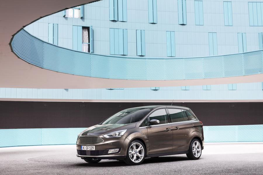  Ford Grand C-Max 2015 года  (фото 17 из 19)